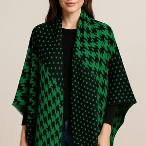 Banana Republic Green & Black Patterned Wrap Scarf – One Size